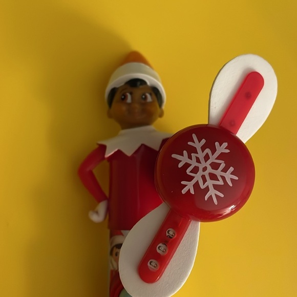 Elf on the Shelf light up spinner toy with candy. - Picture 2 of 3